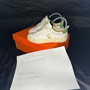 ZARA Peanut Shoes Size 32 Youth